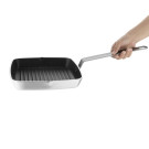 Poêle antiadhésive carrée fond rainuré 240mm - 257 x 502 x 117 mm - VOGUE