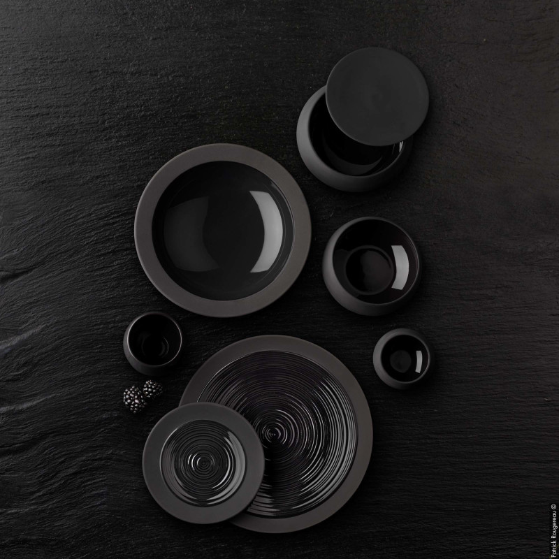 Assiette à dîner ronde Bahia Onyx 230 mm - Finedine  au meilleur prix sur Restock CHR